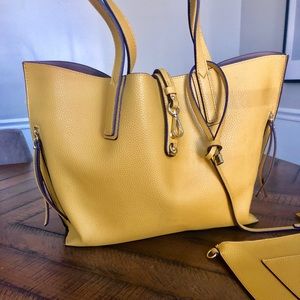 Large Travanti bag with matching pouch/wallet.